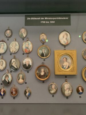 3AC6019B-819E-4144-9DE3-D081C420D311